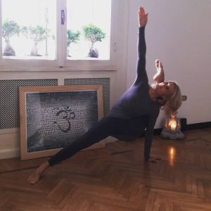 Bharadvajasana copia 2